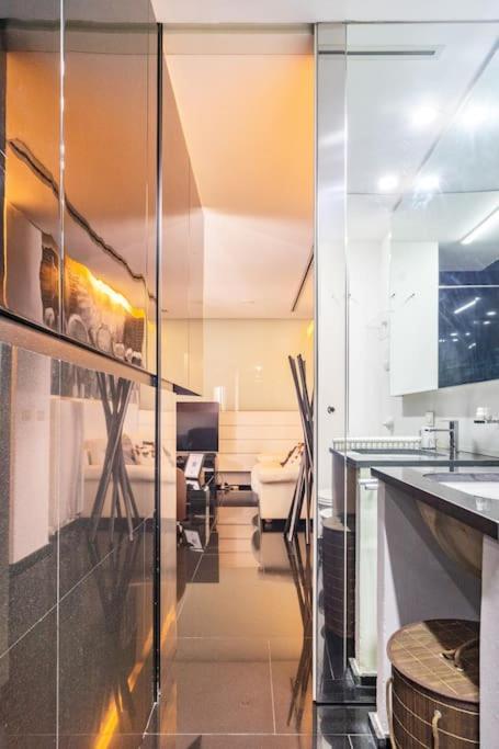 Luxury Suite 2 Min Dal Politeama Palermo Exterior photo