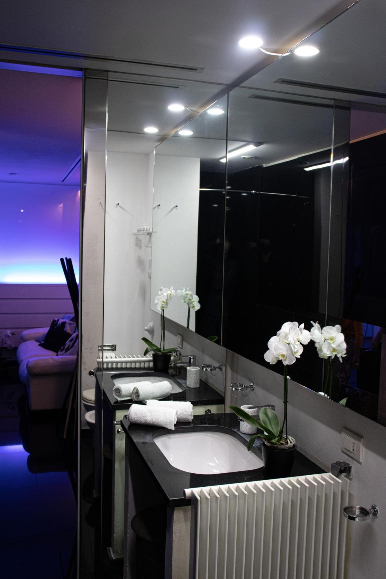Luxury Suite 2 Min Dal Politeama Palermo Exterior photo