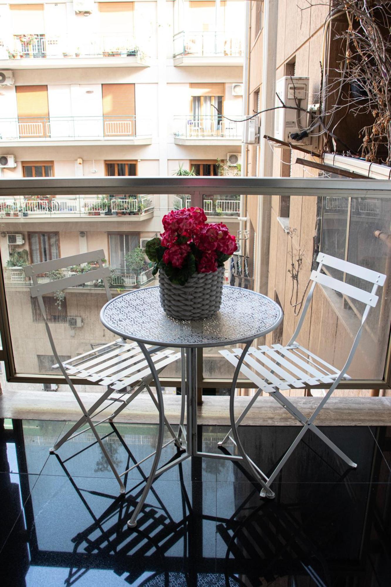 Luxury Suite 2 Min Dal Politeama Palermo Exterior photo